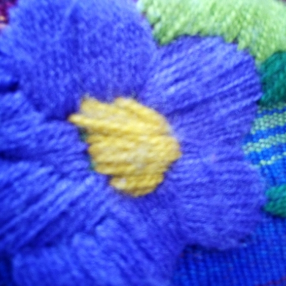 Guatemala handmade embroidery - Picture 2 of 8